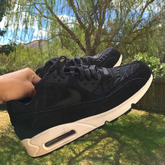 Shoes - Picture 1 of 2